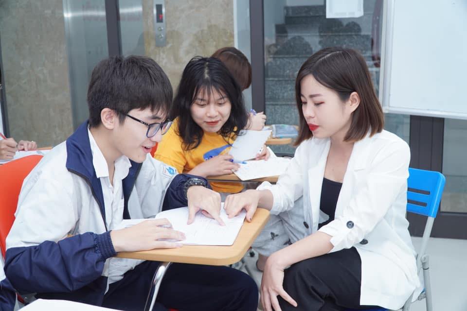 CÔ GIÁO DIỆU HOA: "BÔNG HOA DIỆU KỲ" CỦA IELTS LANGGO