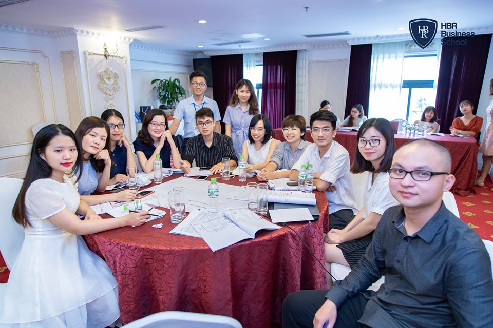 MÔI TRƯỜNG LÀM VIỆC NĂNG ĐỘNG VÀ TRẺ TRUNG VỚI CÁC LEADER 9X