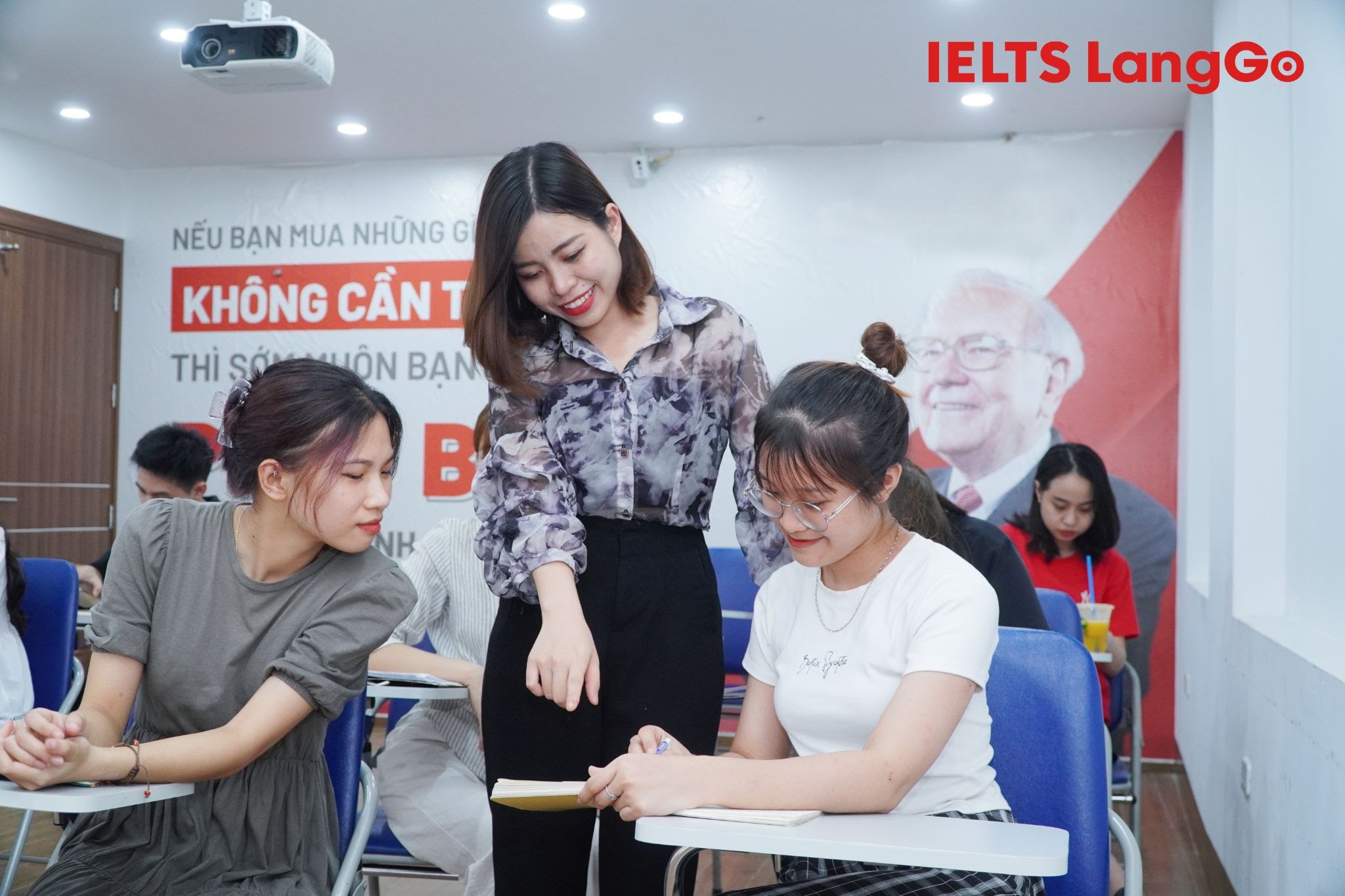 IELTS LANGGO: LỘ TRÌNH HỌC IELTS CÁ NHÂN HÓA - CAM KẾT ĐI ĐÔI VỚI HÀNH ĐỘNG