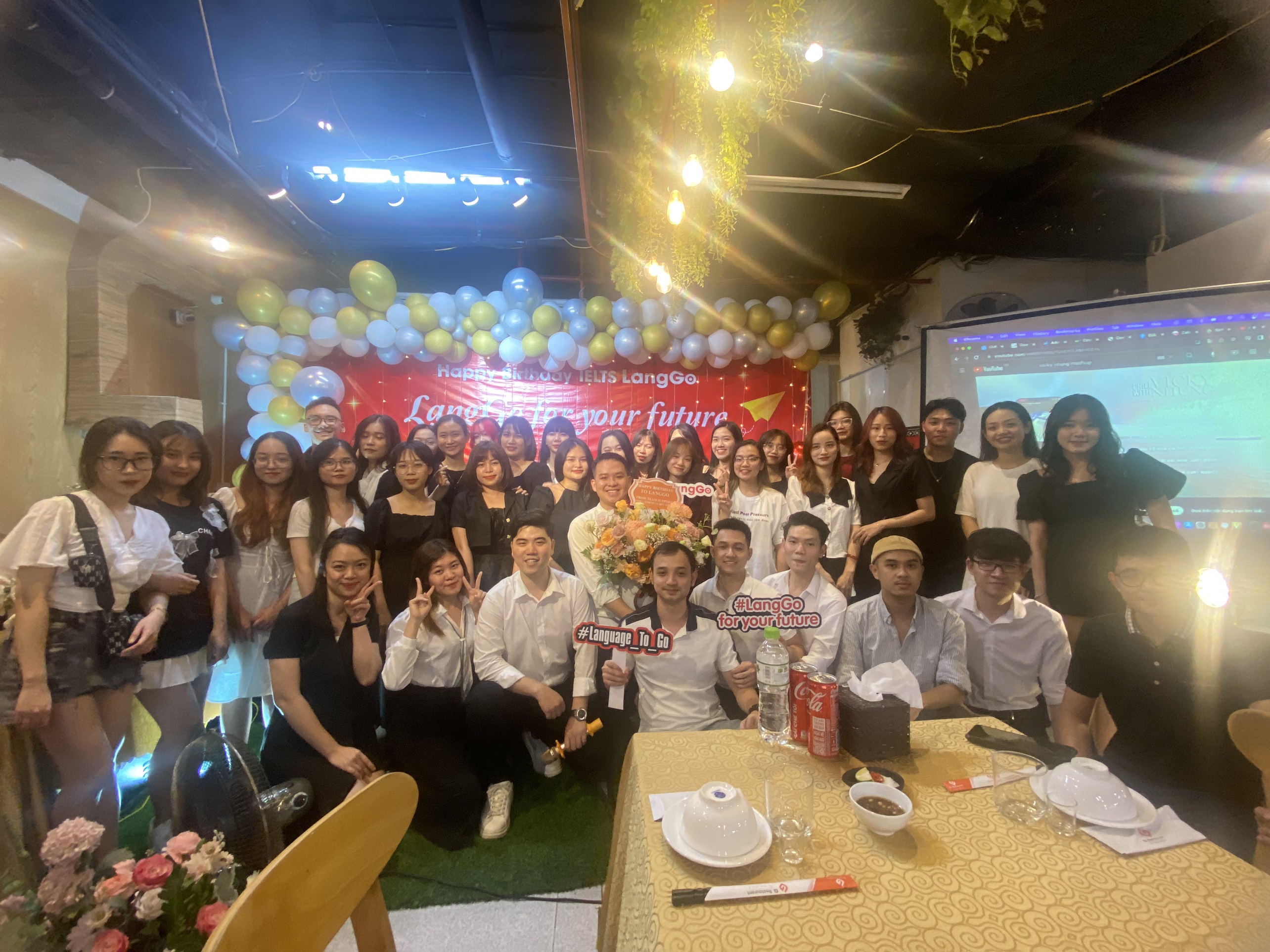 Hoạt động nội bộ HBR Holdings: Đón sinh nhật 2 tuổi IELTS LangGo