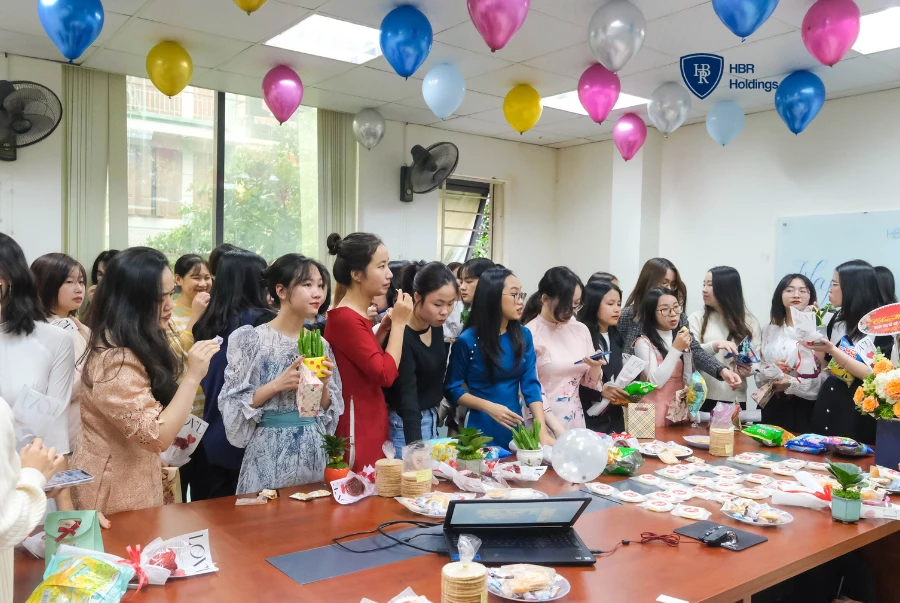 Hoạt động nội bộ HBR Holdings: Chương trình 20-10 ý nghĩa dành cho chị em tập đoàn