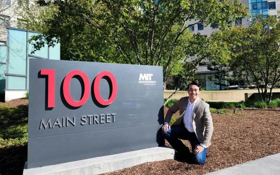 Tri thức chuẩn quốc tế từ các ngôi trường danh giá như MIT là nền tảng cốt lõi giúp Chủ tịch Tony Dzung xây dựng chiến lược AI First tại HBR Holdings.