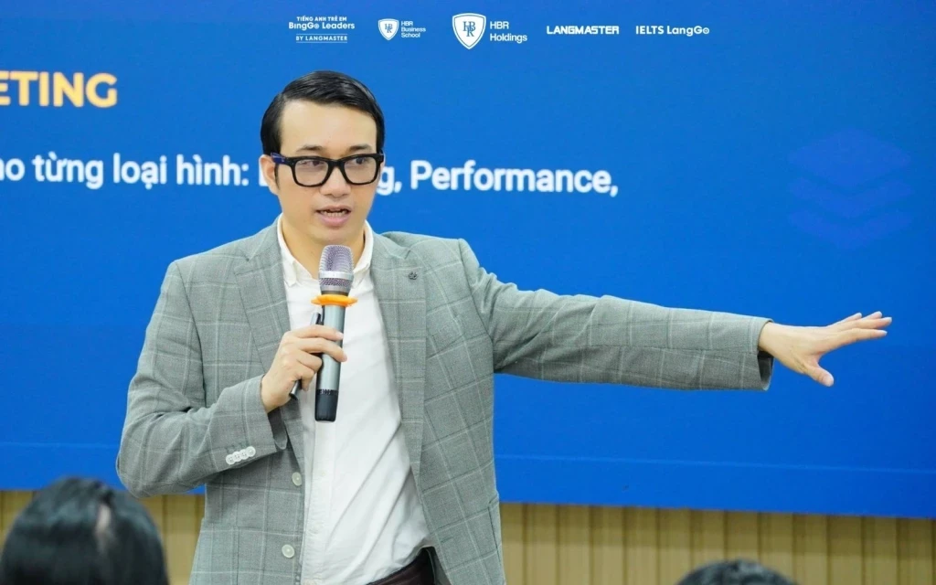 HBR Holdings mang đến góc nhìn thực chiến về xu hướng Marketing 2026 cho sinh viên ĐHQGHN.