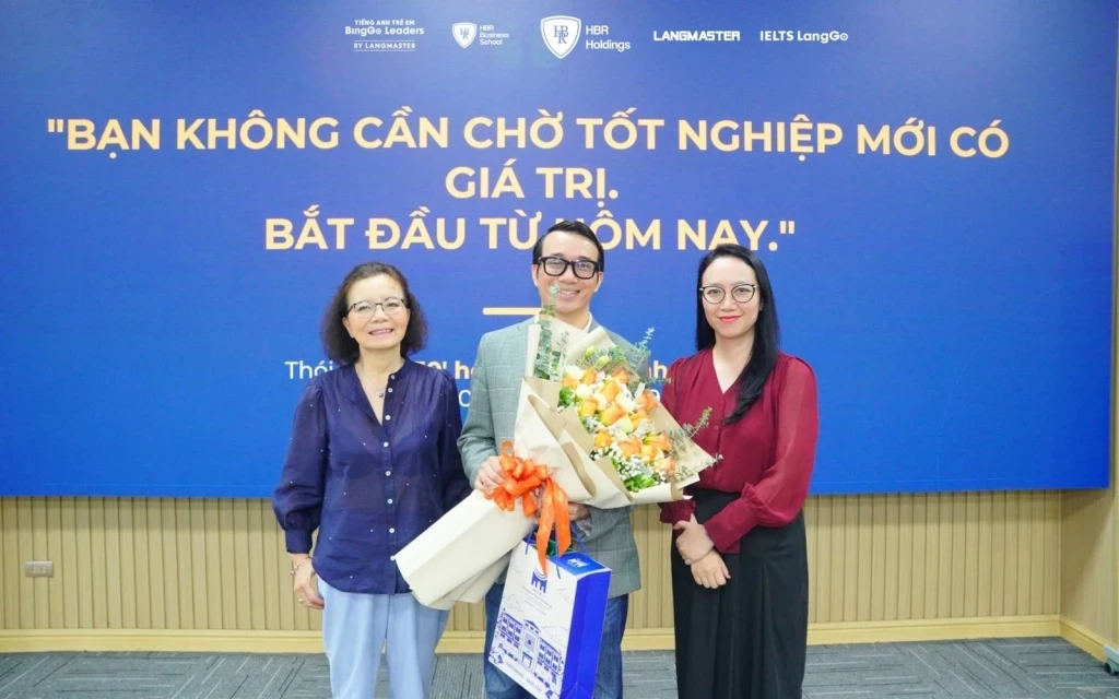 Mr. Tony Dzung nhấn mạnh vai trò của dữ liệu và AI trong việc ra quyết định Marketing hiện đại.