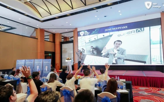 Mr.Tony Dzung chia sẻ về công nghệ Semi Deepfake và cách ứng dụng mô hình chuyển đổi số hiệu quả vào cấu trúc doanh nghiệp.