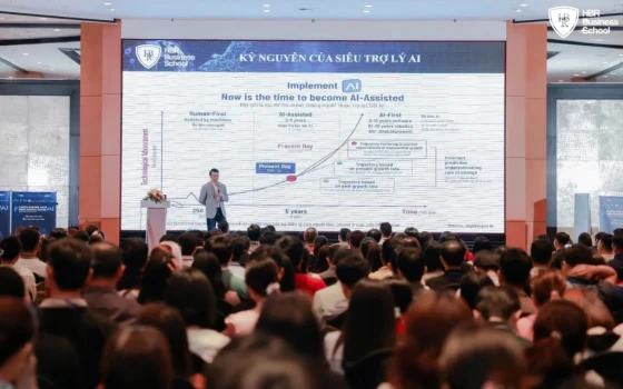 Không khí học tập chăm chỉnh và tập trung cao độ của đông đảo các chủ doanh nghiệp phía Nam tại buổi chia sẻ.